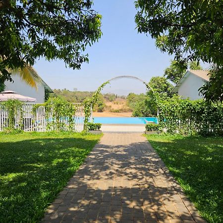 River Estates Luxury Resort & Spa Карджат Экстерьер фото