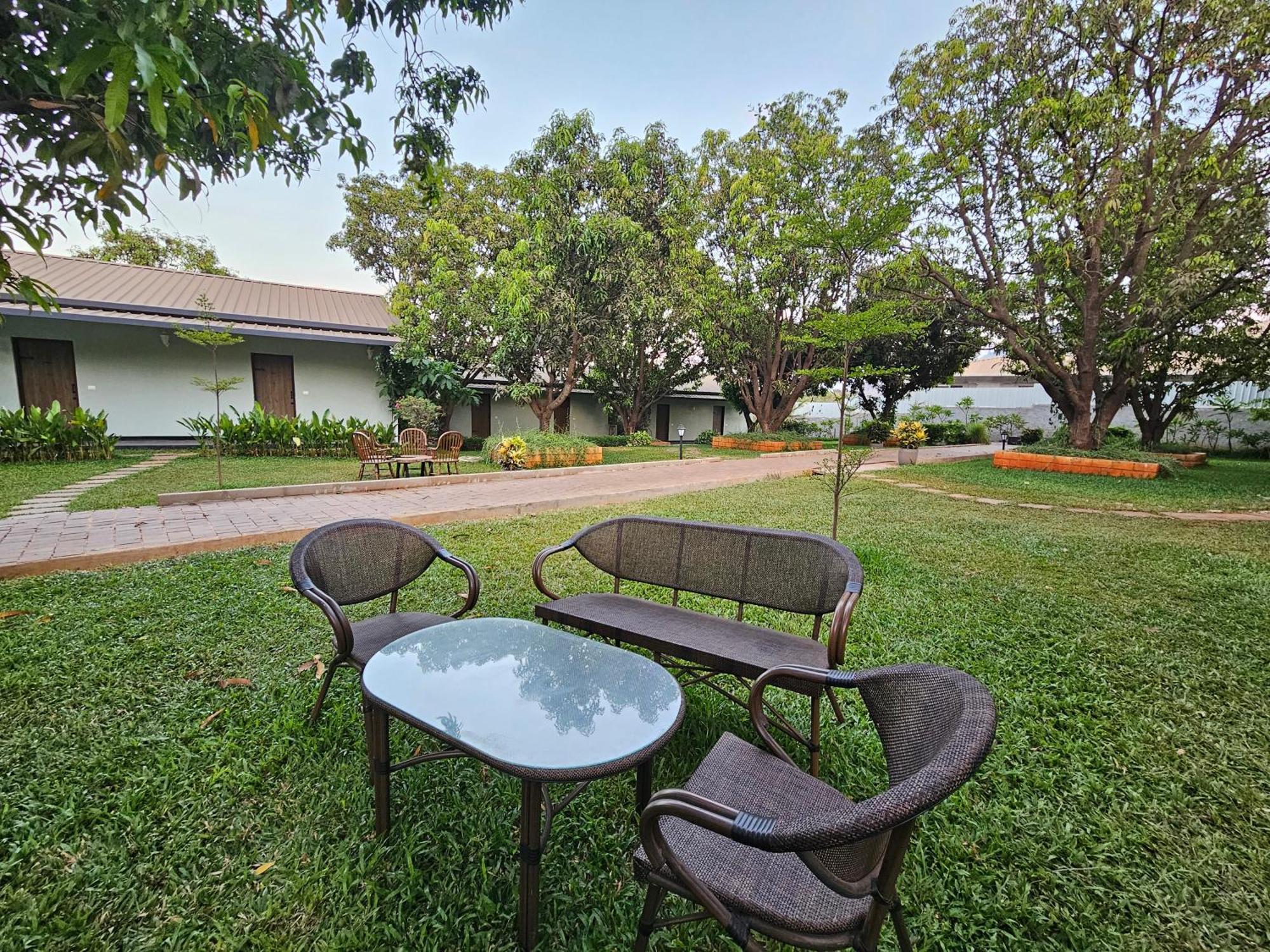 River Estates Luxury Resort & Spa Карджат Экстерьер фото