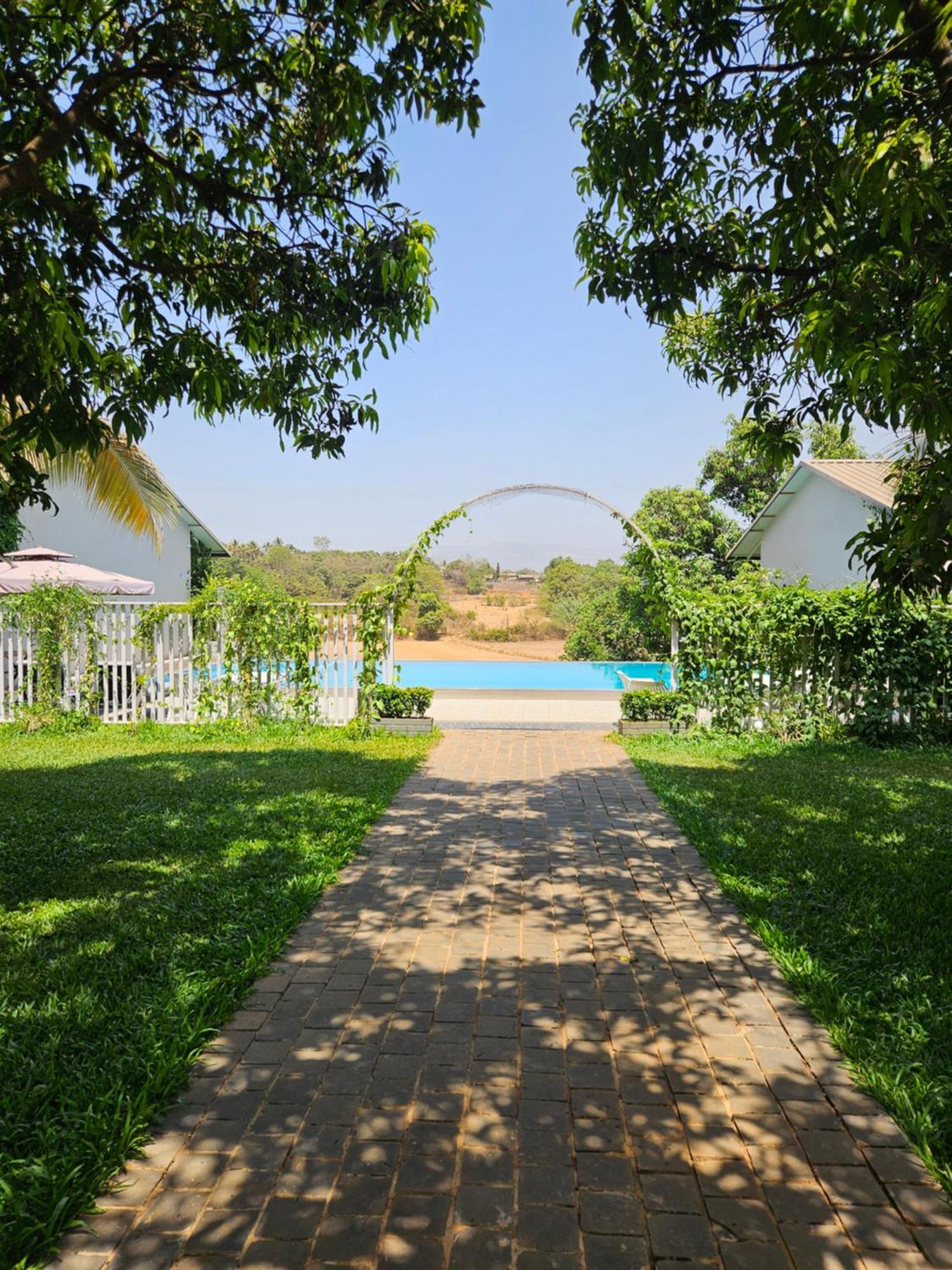River Estates Luxury Resort & Spa Карджат Экстерьер фото
